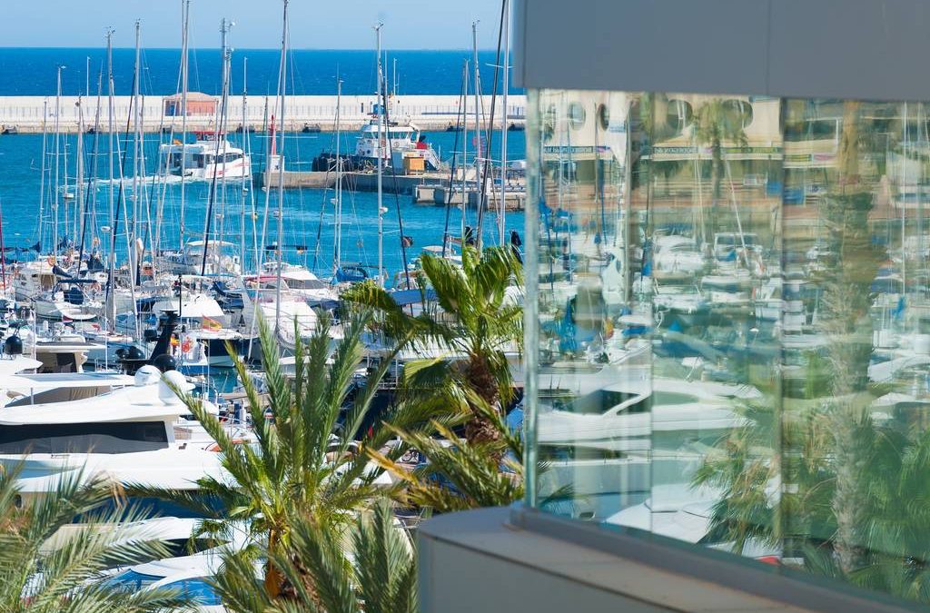 Luxury Apartment in Alicante Esplanade